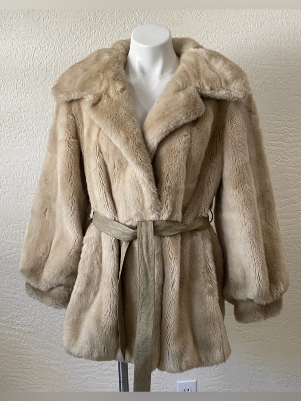 Vintage 1960/70 Grandella II Sportowne white grey Faux Fur Coat - union made S/M